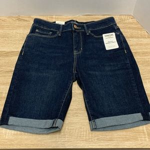 Levi Strauss Mid Rise Bermuda Shorts waist 29